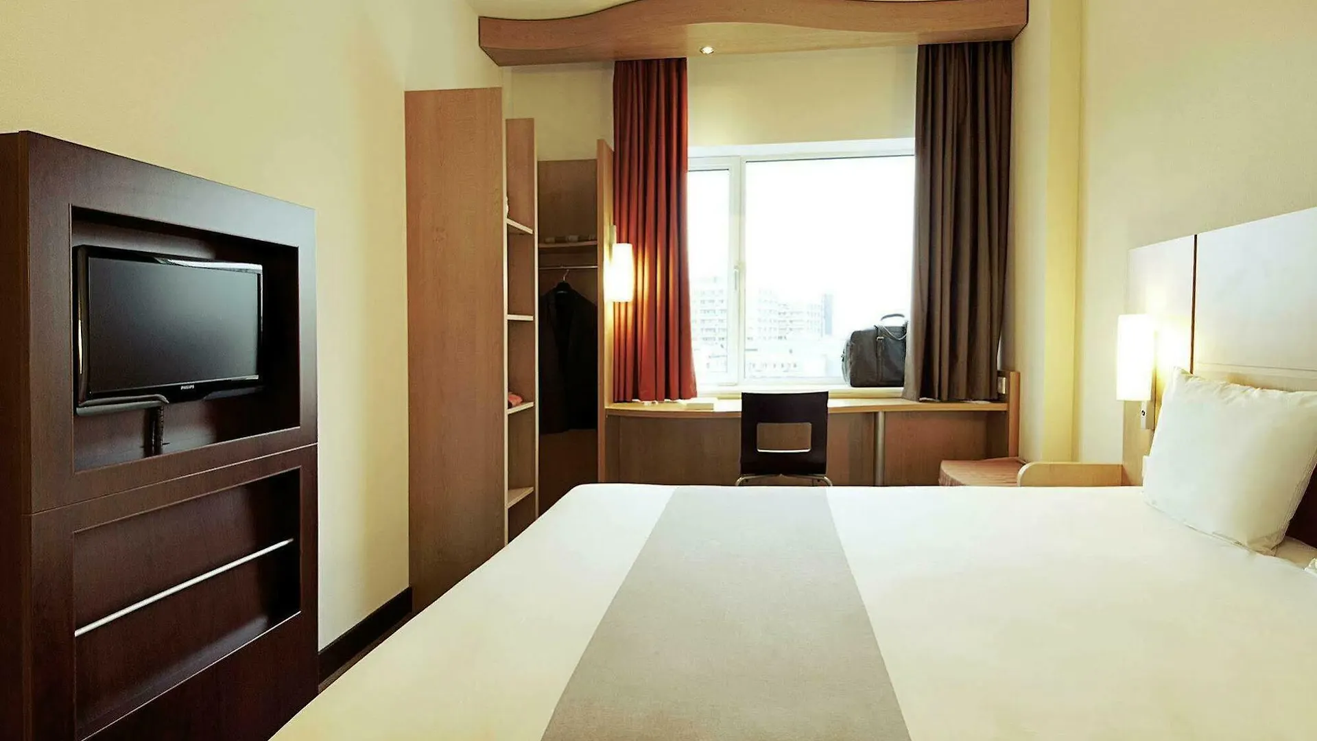 Ibis Gare Du Nord Chateau Landon 10eme 3* Paryż